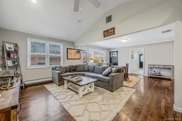 $625,000 | 792 Frankford Road, West Babylon, NY 11704