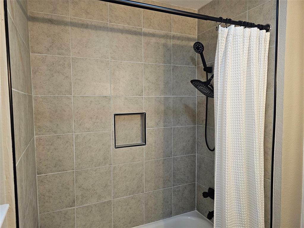 200 East Charles Street Riesel, TX 76682 - Photo 8 of 21