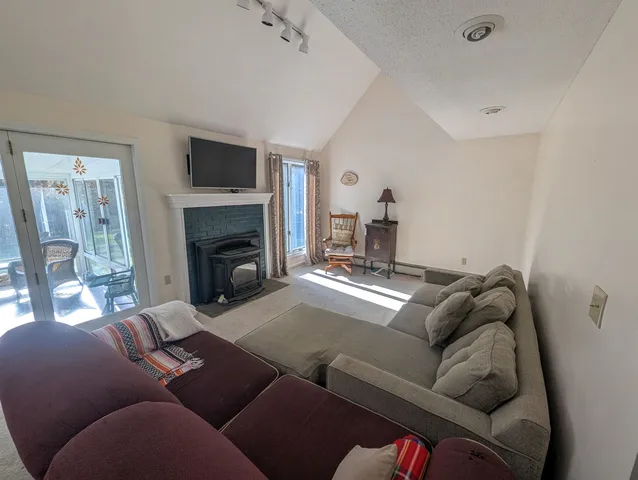 $750,000 | 84 Old Jaffrey Road, Peterborough, NH 03458