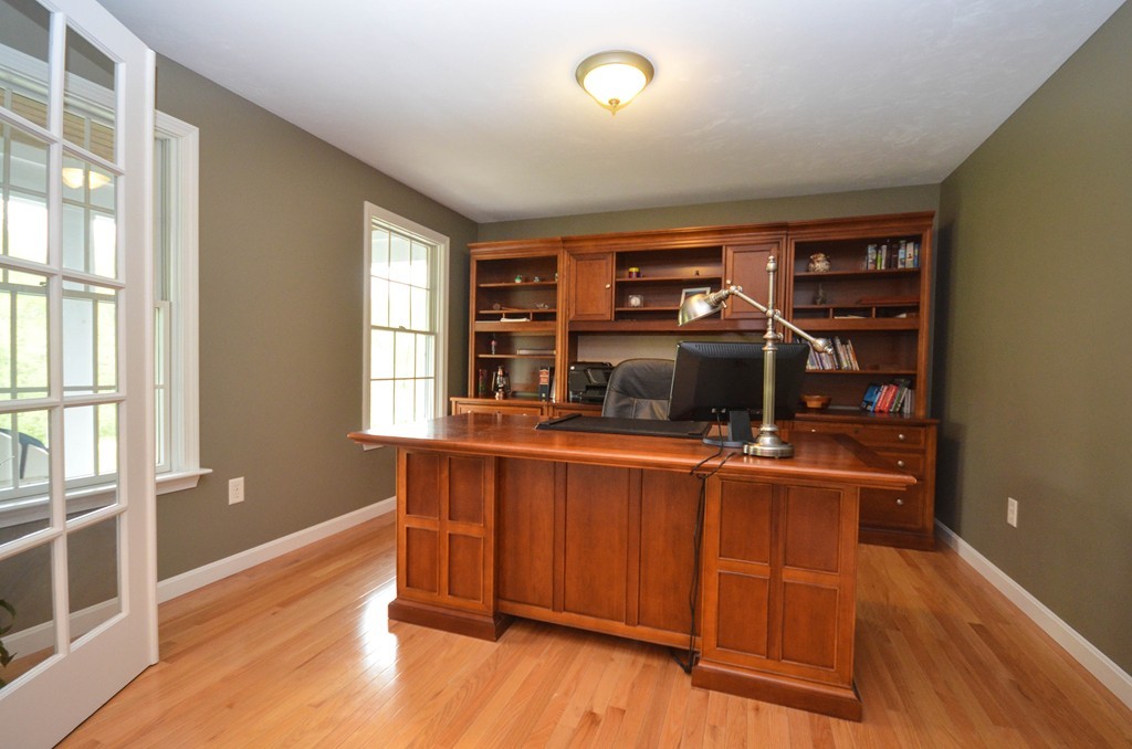 410 Boston Road Sutton, MA 01590 - Photo 5 of 30
