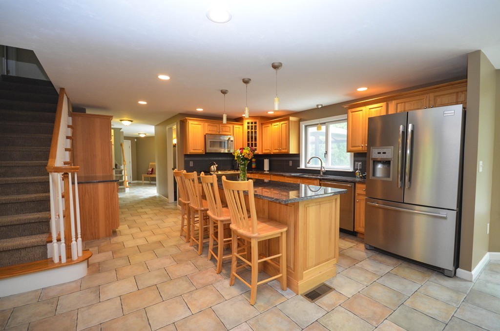 410 Boston Road Sutton, MA 01590 - Photo 7 of 30