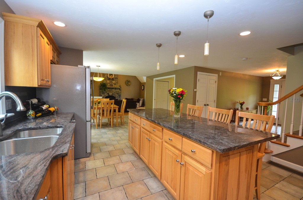 410 Boston Road Sutton, MA 01590 - Photo 10 of 30