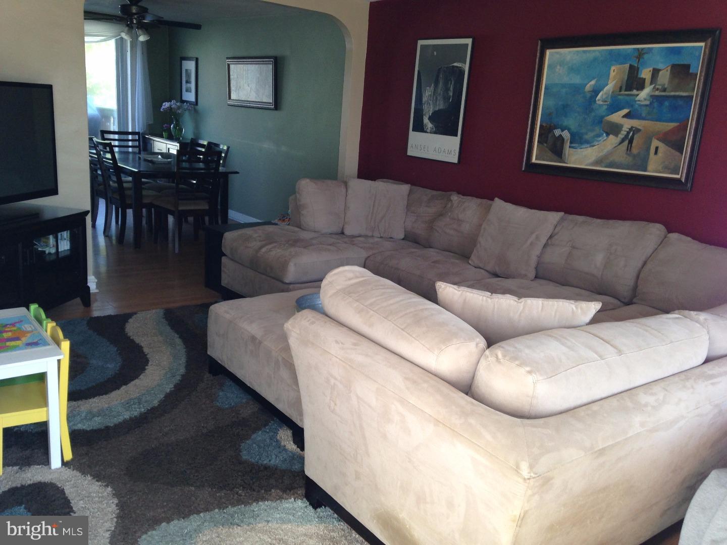 3321 Decatur Street Philadelphia, PA 19136 - Photo 3 of 20 Living Room