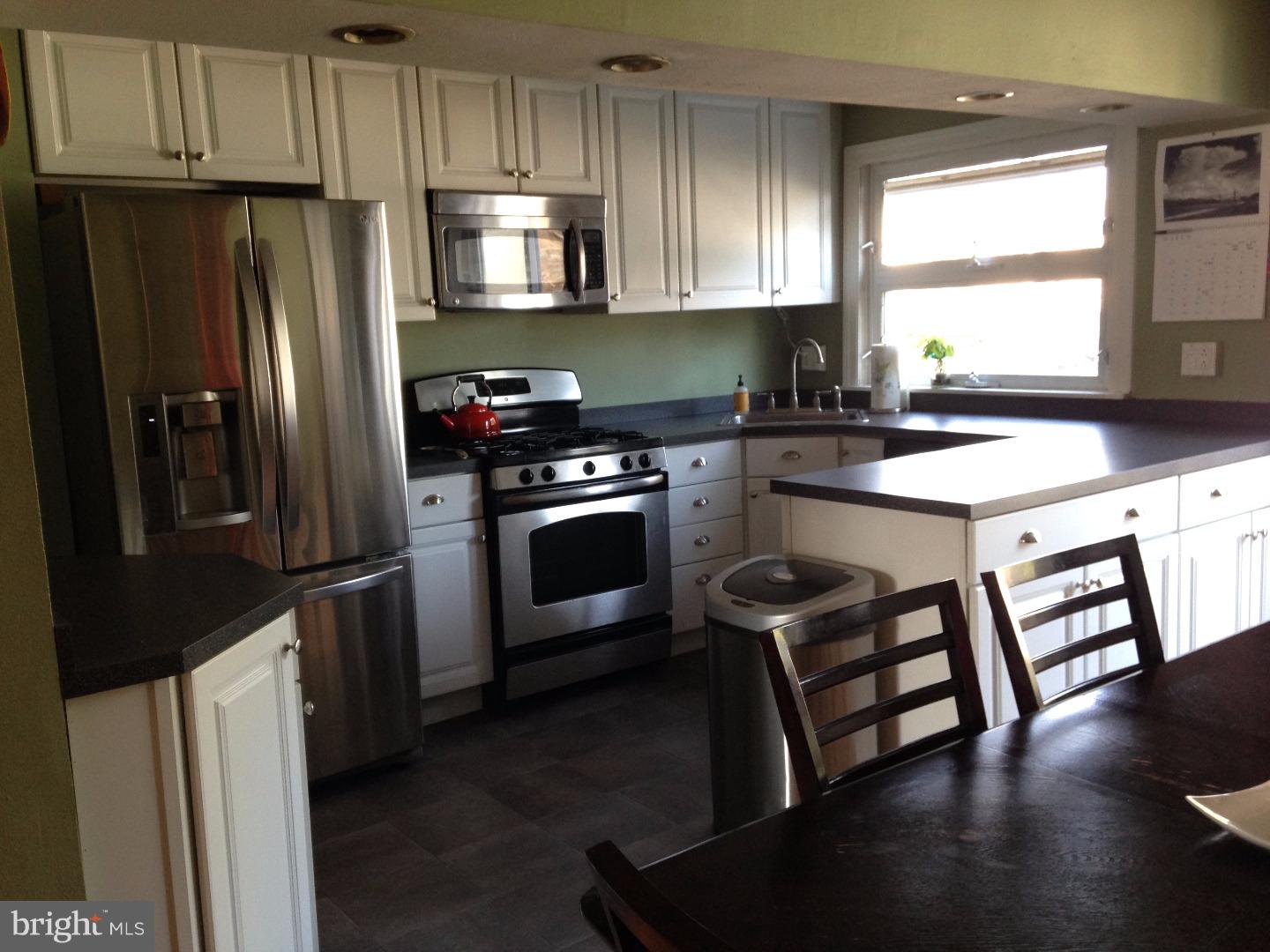 3321 Decatur Street Philadelphia, PA 19136 - Photo 6 of 20 Kitchen