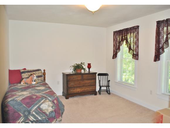 683 Bedford Road New Boston, NH 03070 - Photo 14 of 26