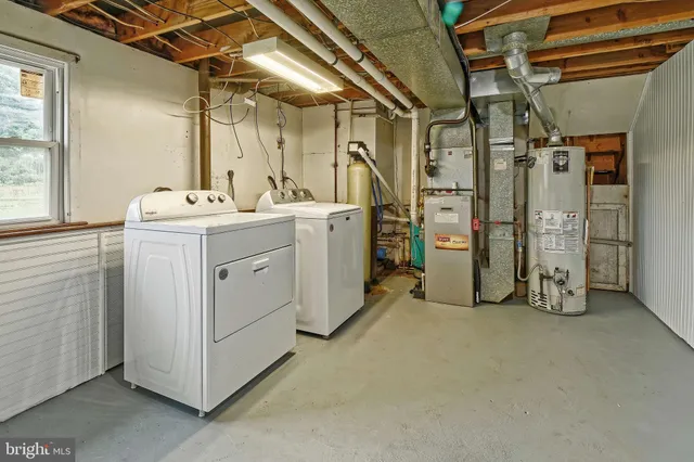 a view of utility room