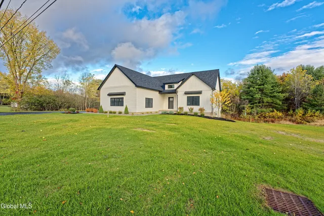 $675,000 | 145 C Bozenkill Road, Altamont, NY 12009