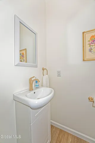 $675,000 | 145 C Bozenkill Road, Altamont, NY 12009