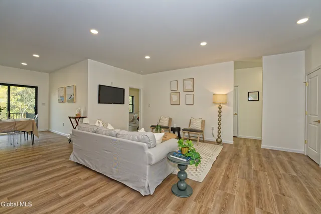 $675,000 | 145 C Bozenkill Road, Altamont, NY 12009