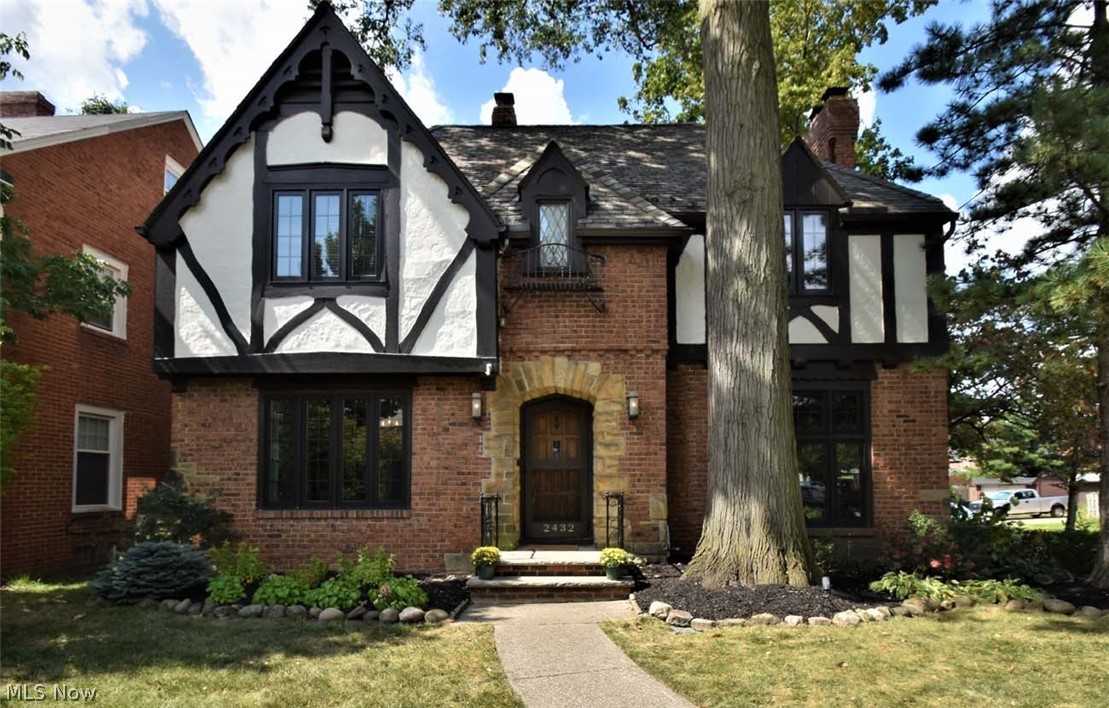 2432 Traymore Road Cleveland, OH 44118 - Photo 1 of 35