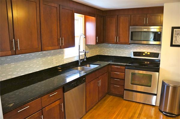 18 Peter Road North Reading, MA 01864 - Photo 4 of 21 Gallery Image 4