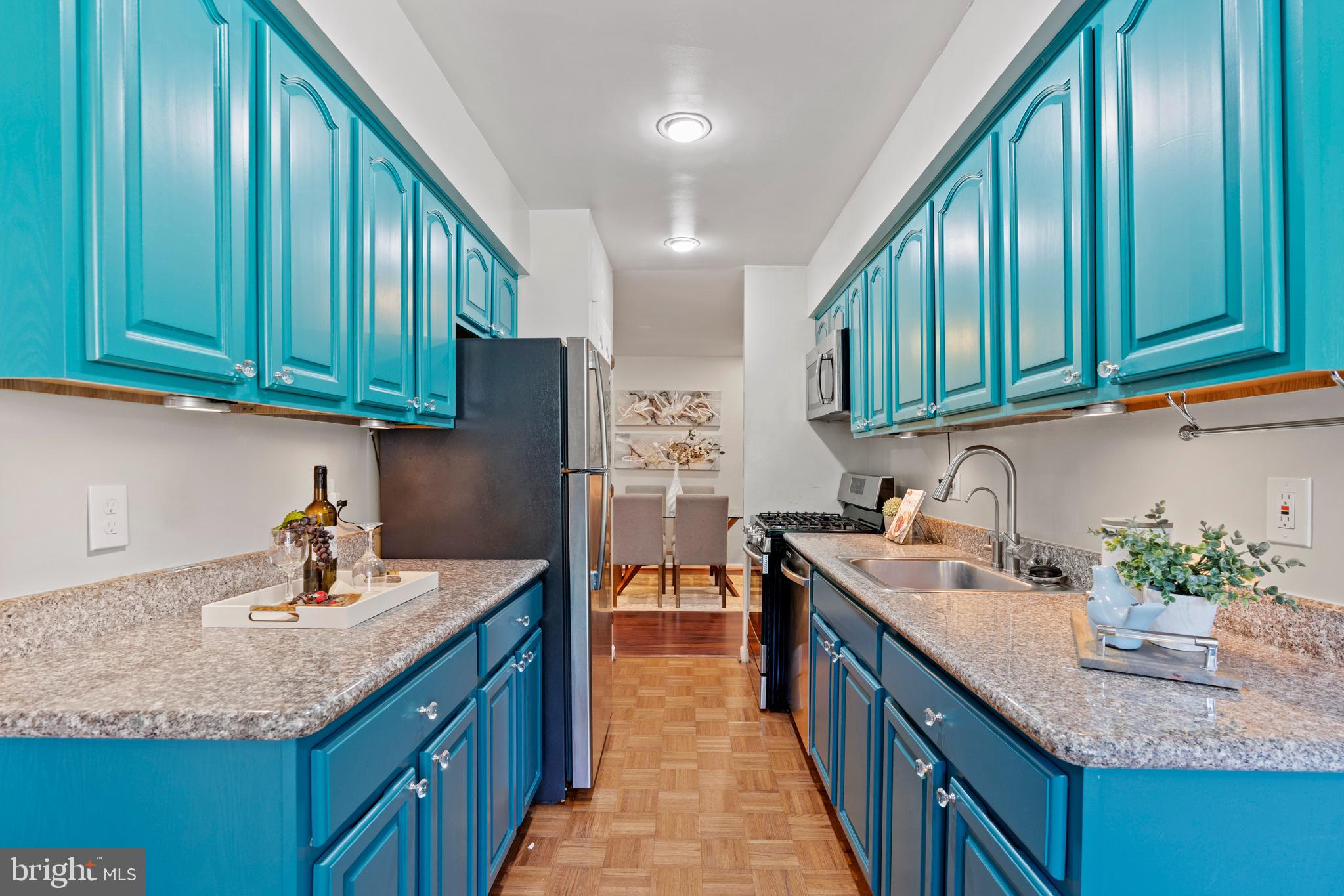 11212 Chestnut Grove Square, Unit 116 Reston, VA 20190 - Photo 13 of 36 Kitchen