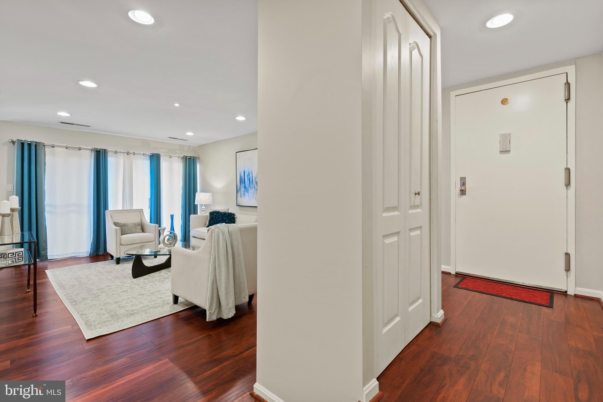 11212 Chestnut Grove Square, Unit 116 Reston, VA 20190 - Photo 16 of 36 Kitchen