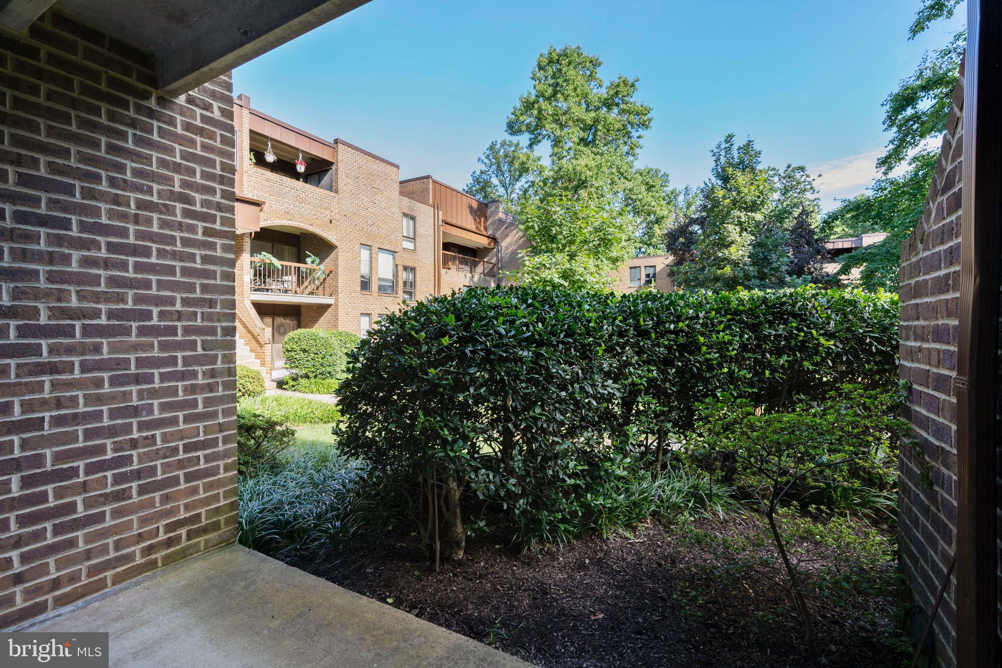 11212 Chestnut Grove Square, Unit 116 Reston, VA 20190 - Photo 34 of 36 Exterior General