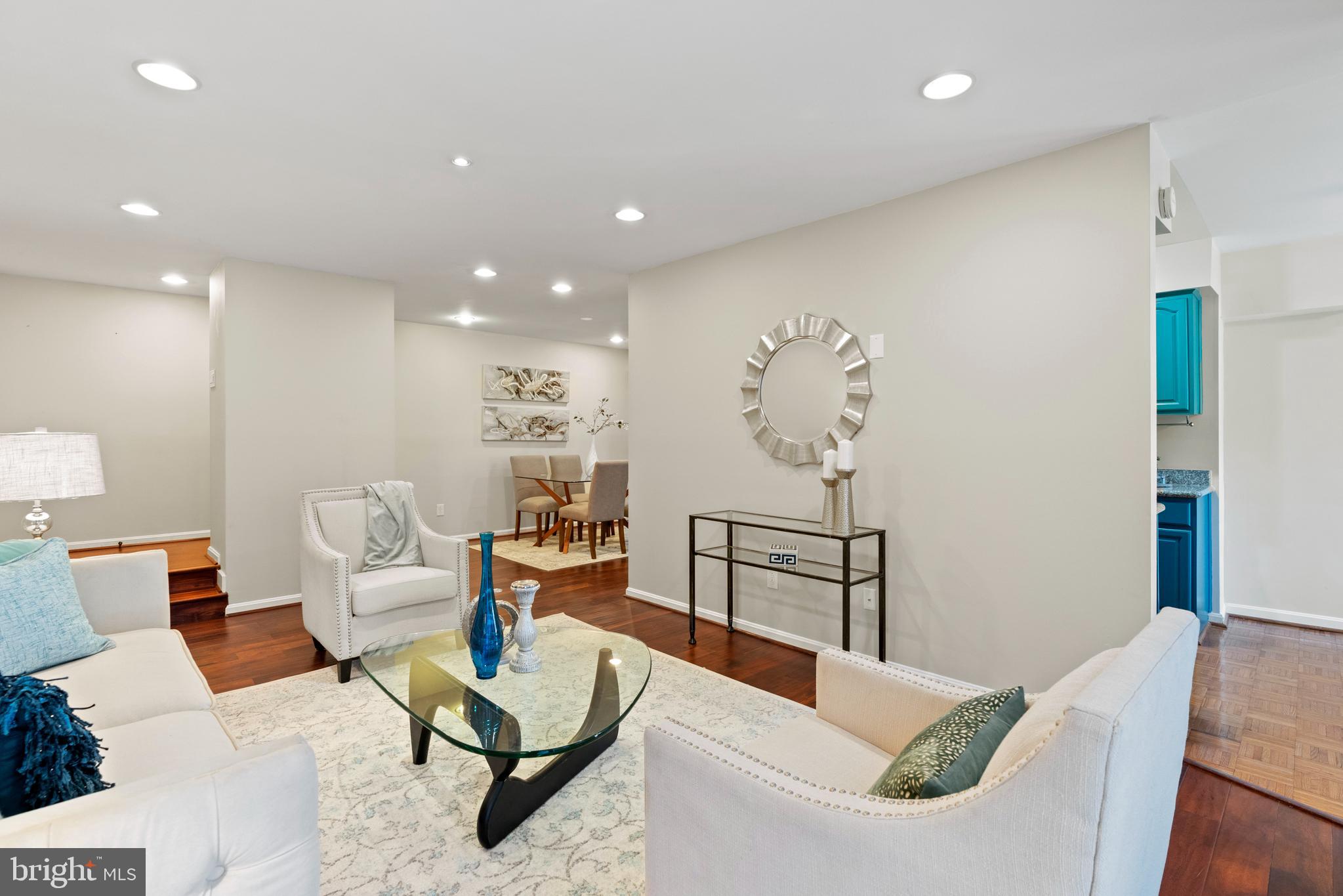 11212 Chestnut Grove Square, Unit 116 Reston, VA 20190 - Photo 4 of 36 Living Room