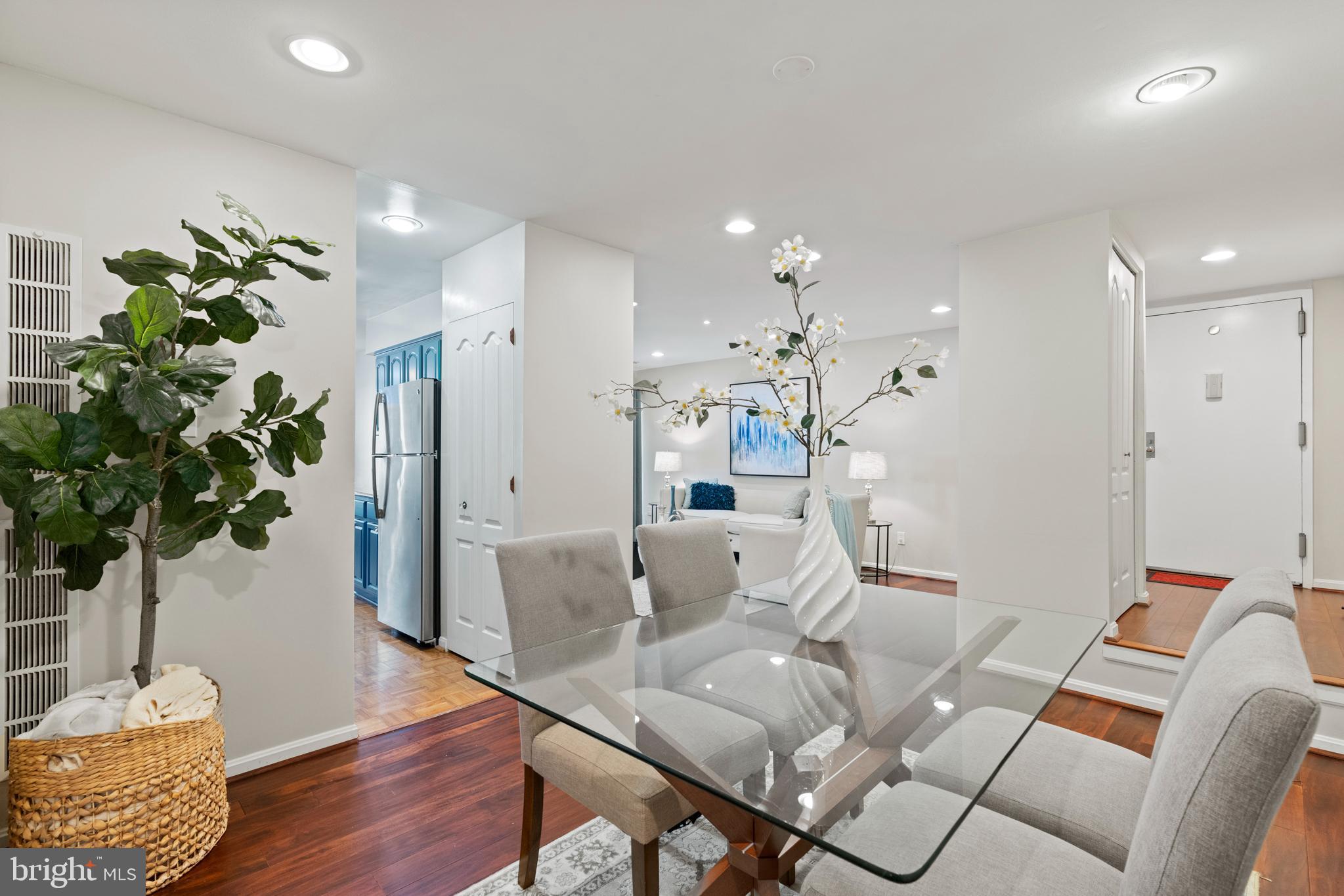 11212 Chestnut Grove Square, Unit 116 Reston, VA 20190 - Photo 9 of 36 Dining Room