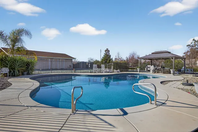 $1,925,000 | 12860 East Tokay Colony Road, Lodi, CA 95240
