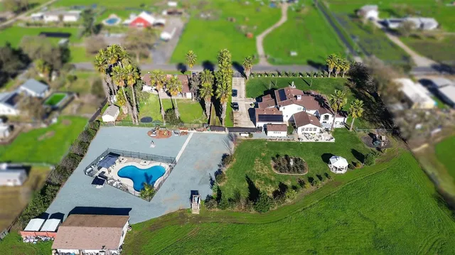$1,925,000 | 12860 East Tokay Colony Road, Lodi, CA 95240