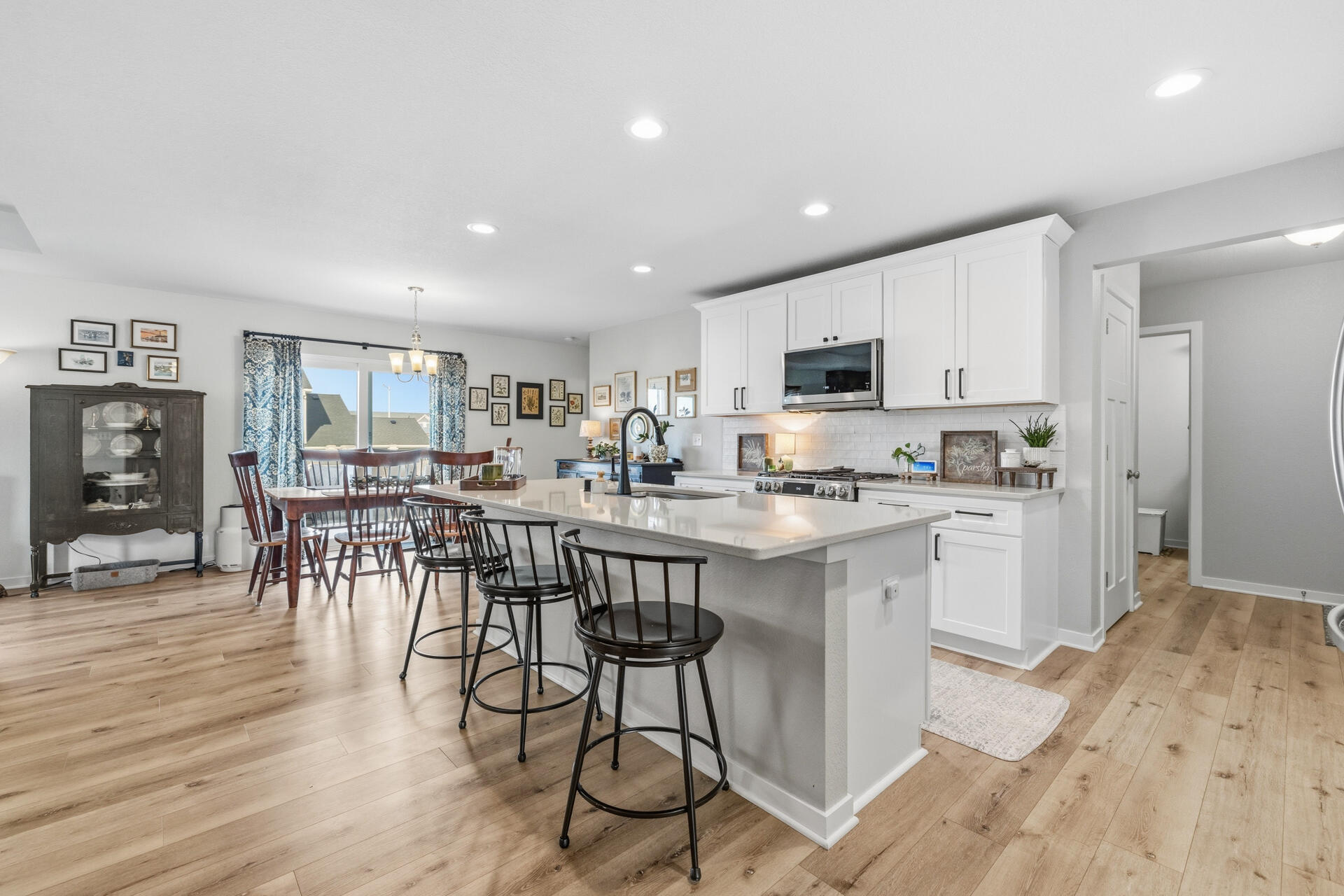 625 Mary Way Slinger, WI 53086 - Photo 17 of 29 8-Interior_625 Mary Way