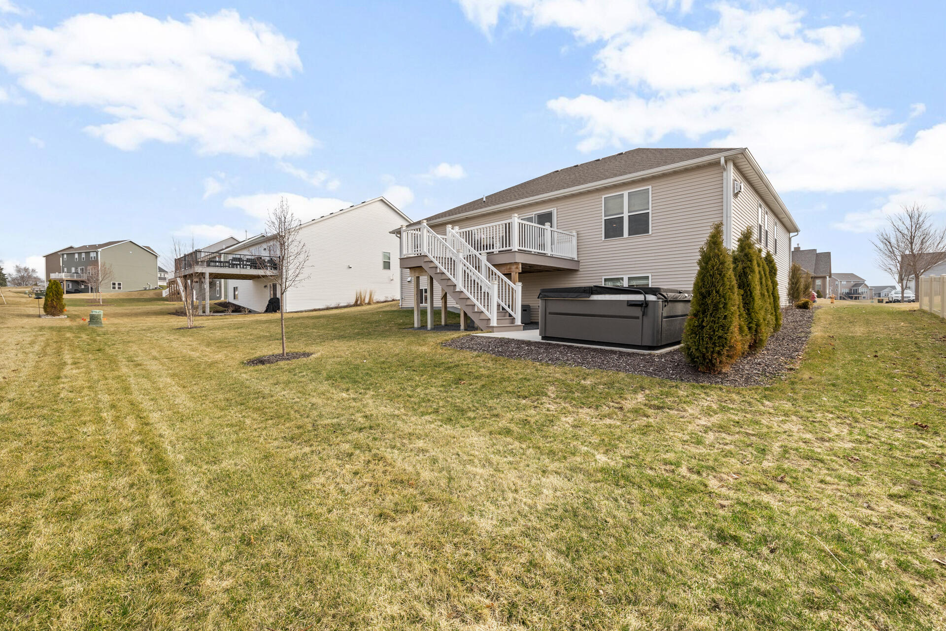 625 Mary Way Slinger, WI 53086 - Photo 6 of 29 4-Exterior_625 Mary Way