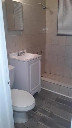 $1,350 | 413 Phippen Waiters Road, Dania Beach, FL 33004