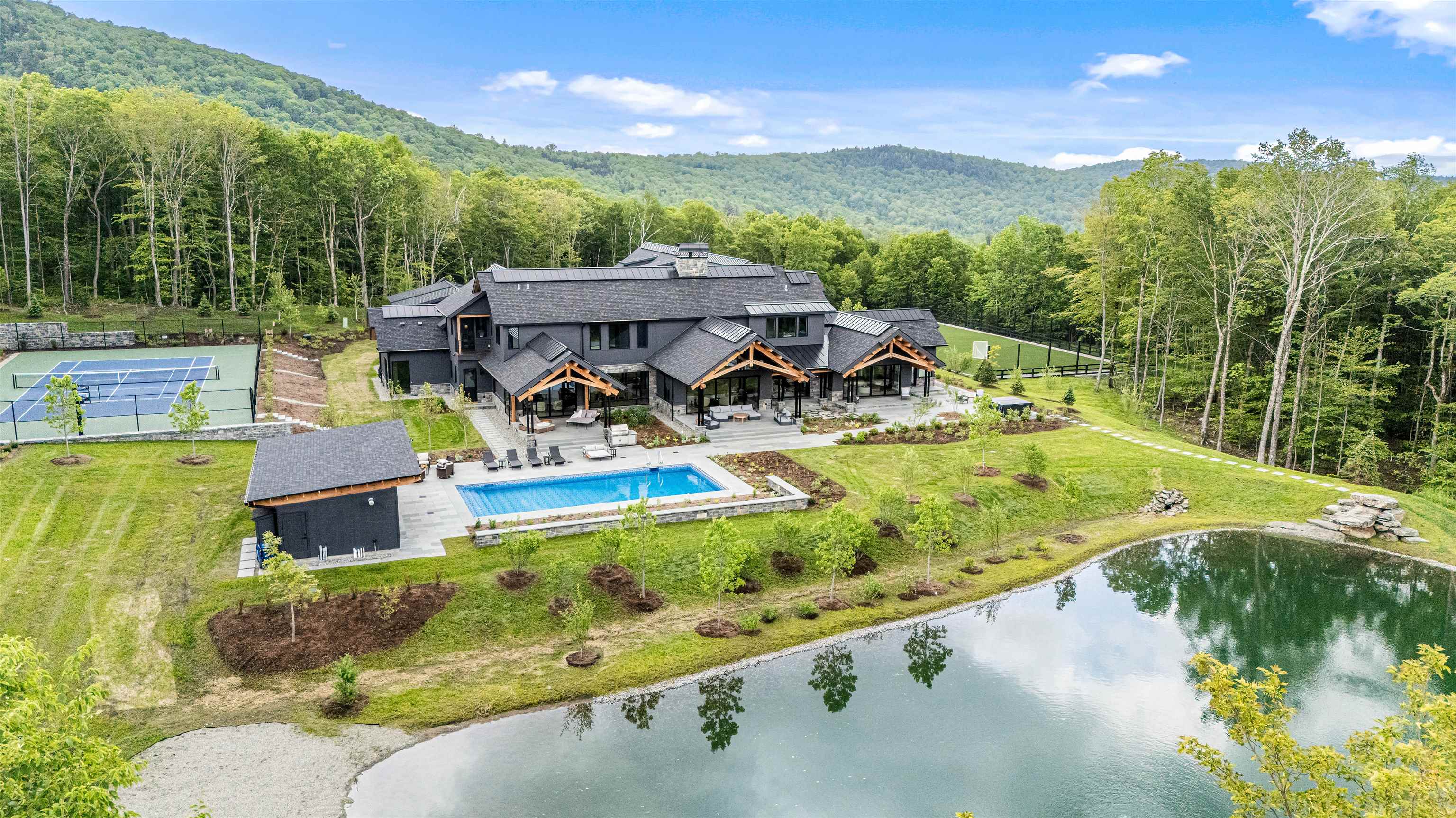 1084 Wade Pasture Road Stowe, VT 05672 - Photo 3 of 60