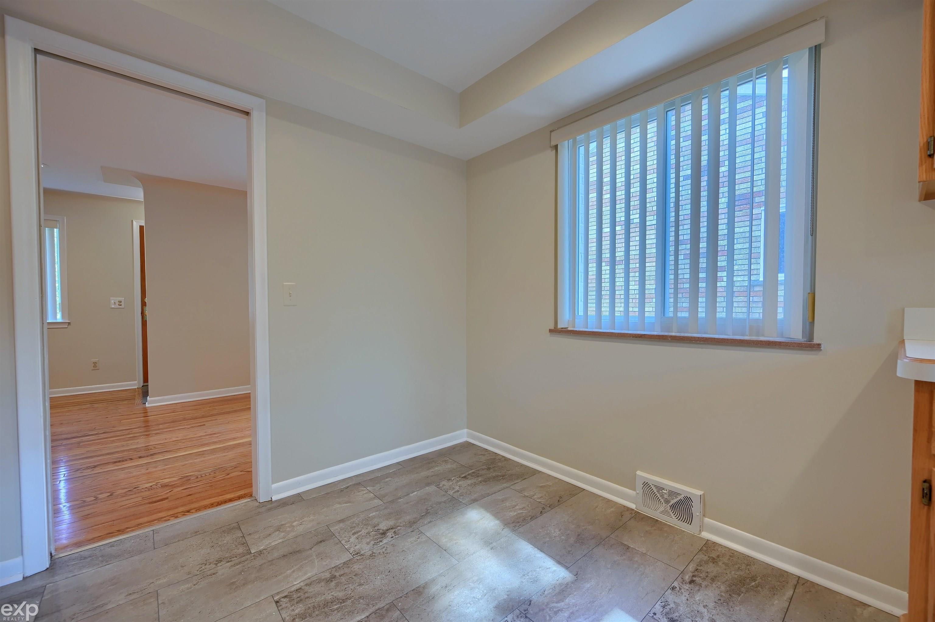 211 South Alice Avenue Rochester, MI 48307 - Photo 8 of 25