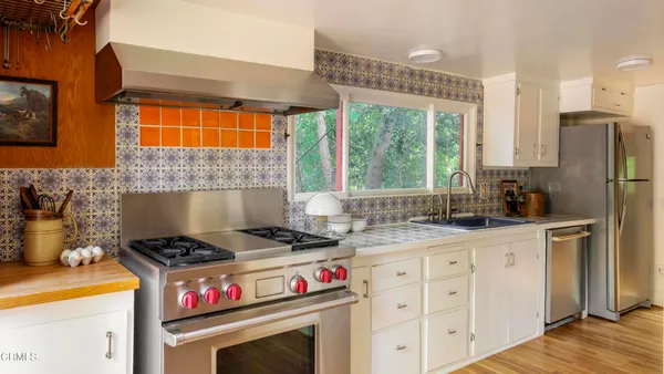 $1,219,000 | 4092 Glenalbyn Drive, Los Angeles, CA 90065