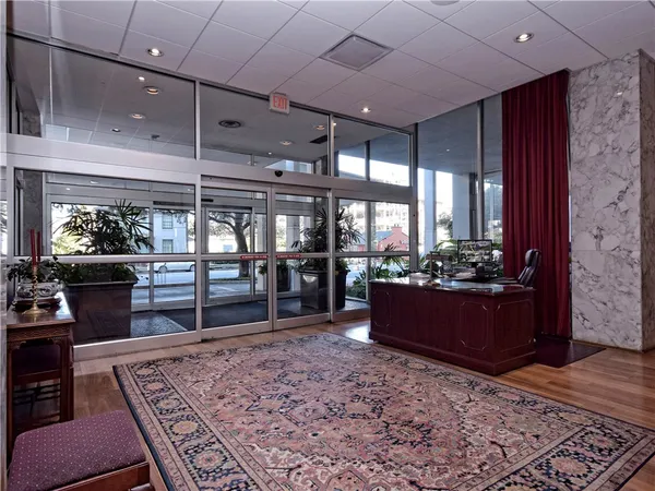 $2,500 | 1801 Lavaca Street, Unit 11F, Austin, TX 78701