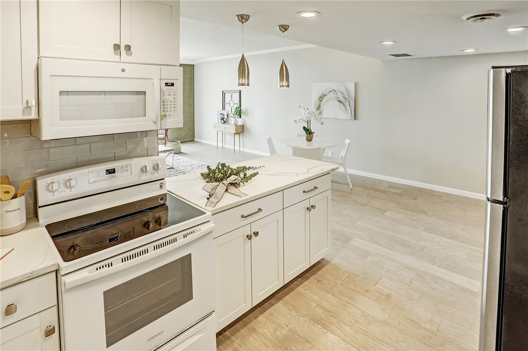 1801 Lavaca Street, Unit 11F Austin, TX 78701 - Photo 5 of 21