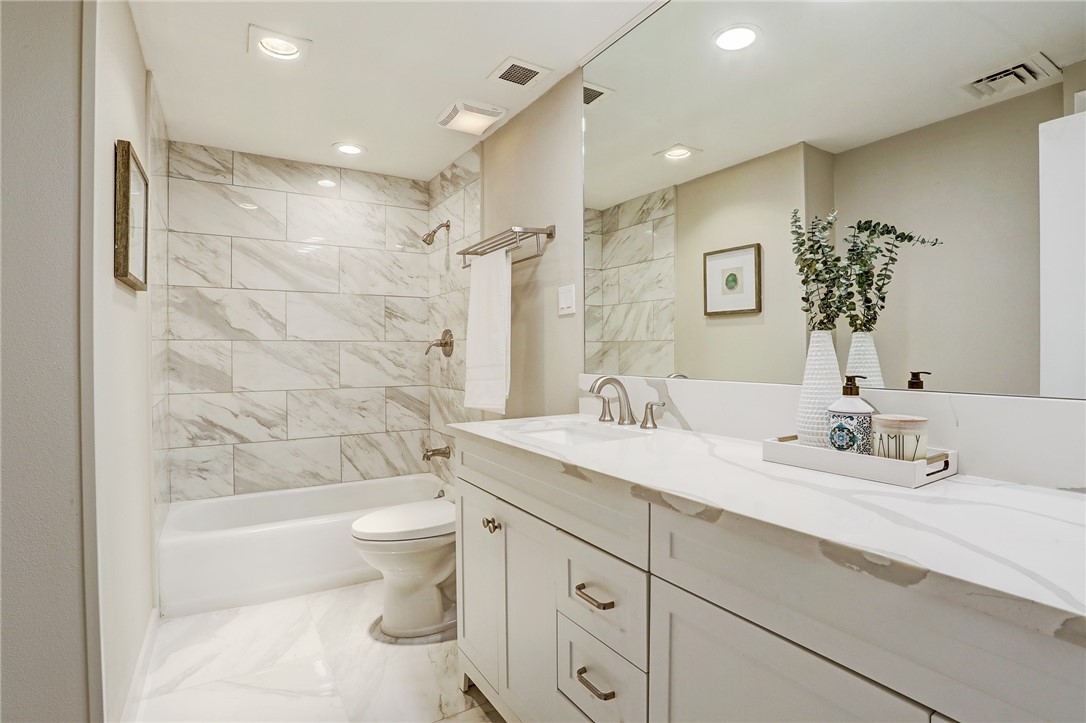 1801 Lavaca Street, Unit 11F Austin, TX 78701 - Photo 9 of 21