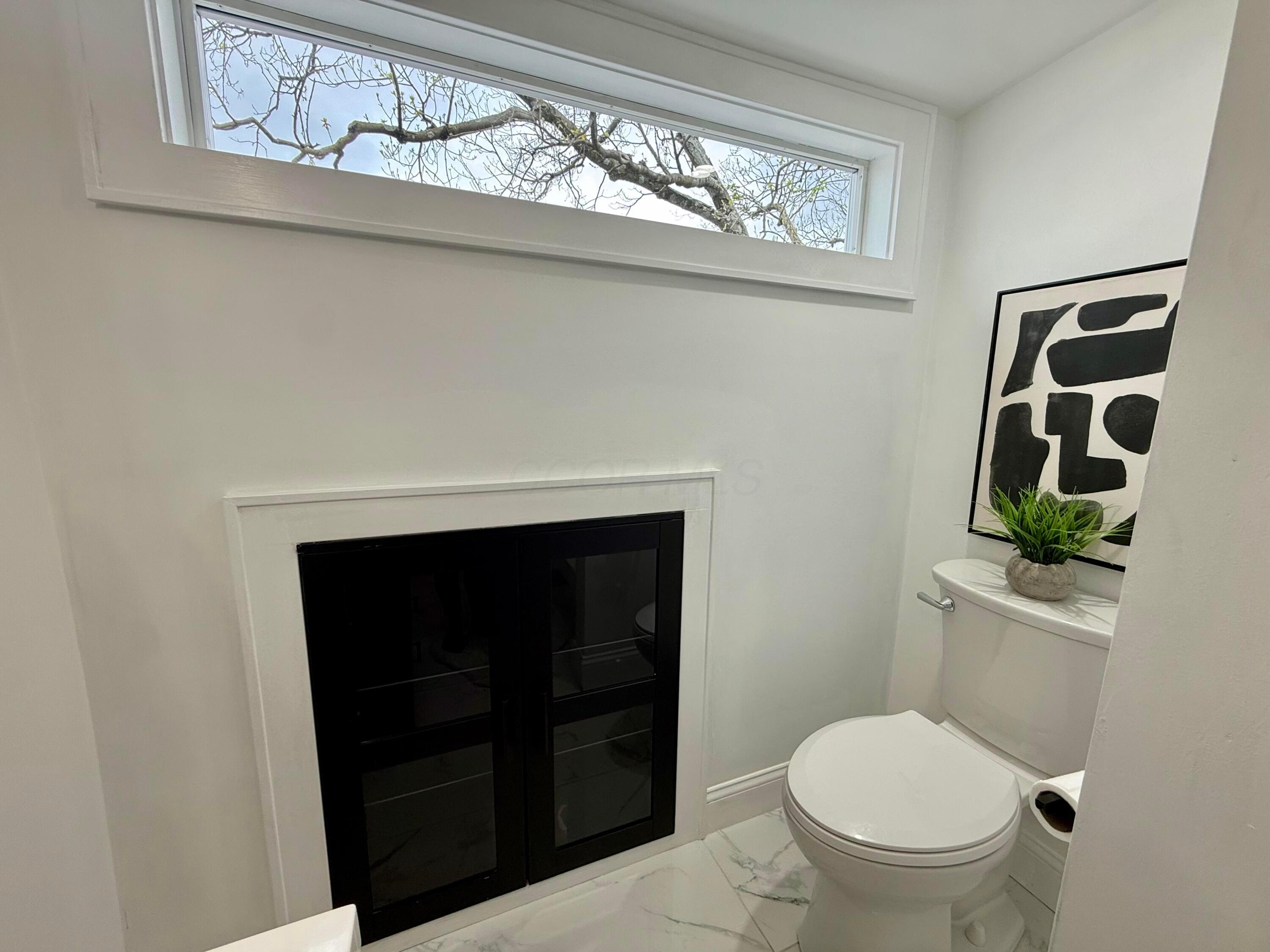 800 South Yearling Road Columbus, OH 43213 - Photo 32 of 57 Bathroom