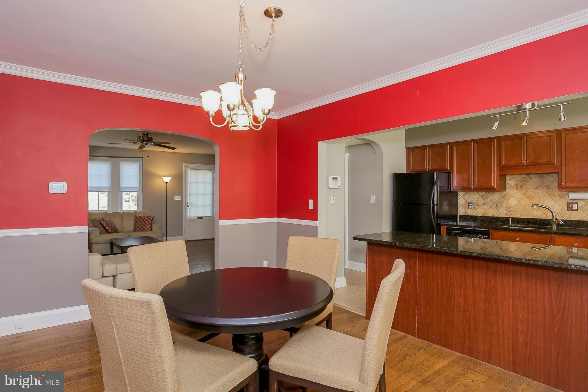 110 Malbrook Road Baltimore, MD 21229 - Photo 8 of 25 Dining Room