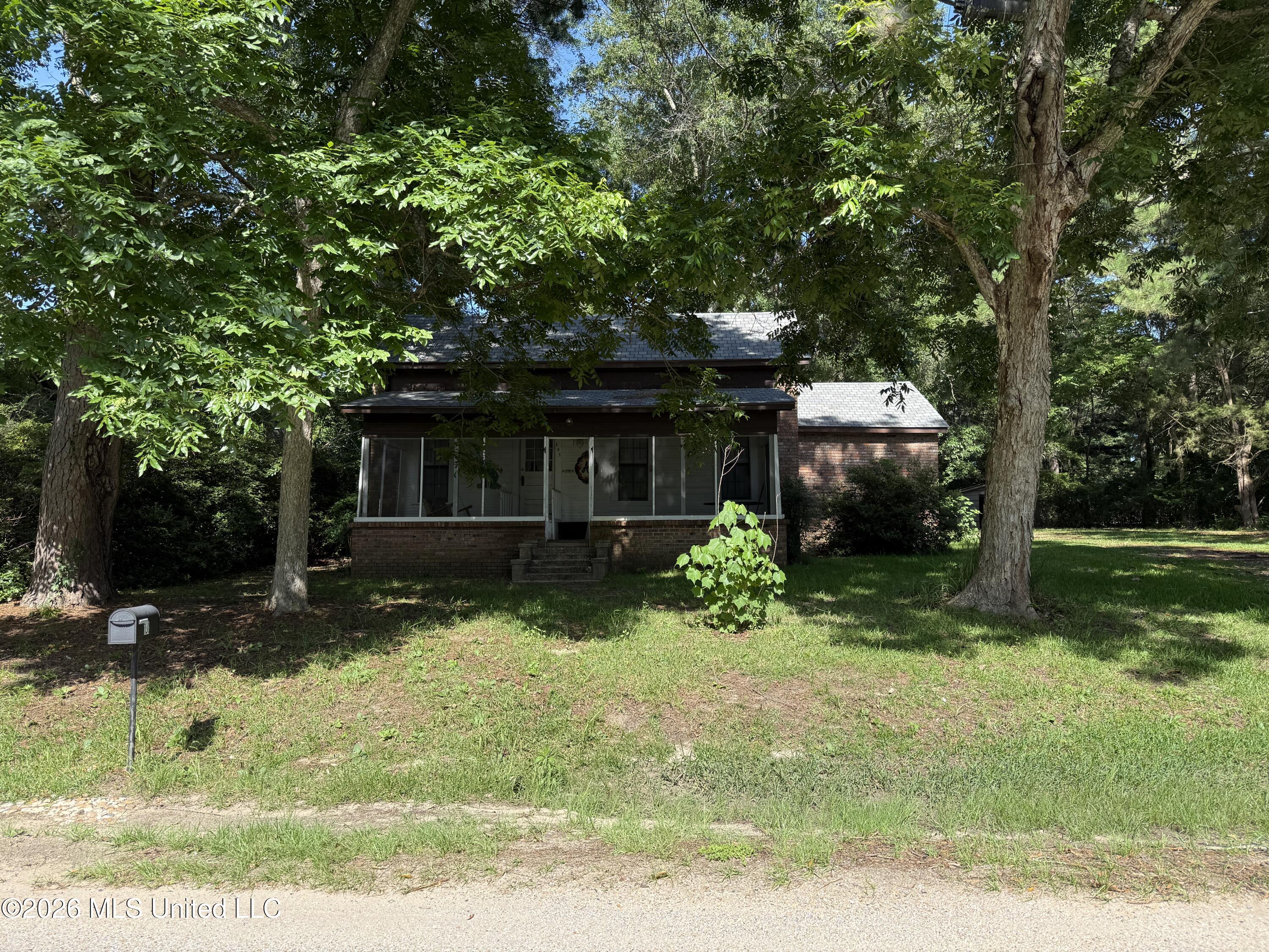131 Fourth Street North Wiggins, MS 39577 - Photo 2 of 23 IMG_4841