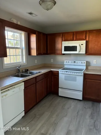 $1,295 | 205 Jessie Circle, Hubert, NC 28539