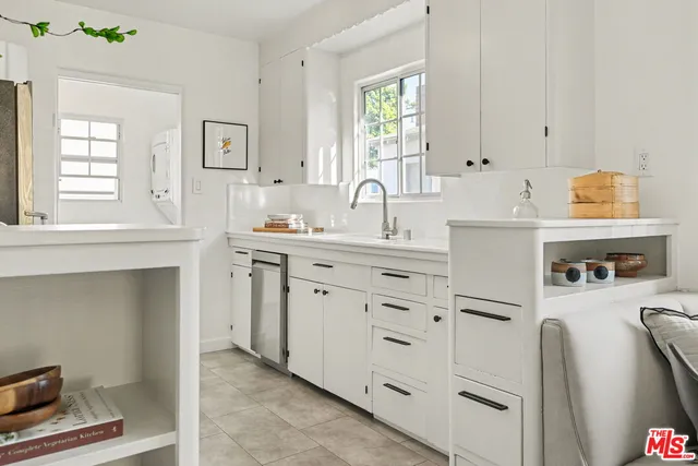 $2,145,000 | 2517 24th Street, Santa Monica, CA 90405