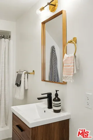 $2,145,000 | 2517 24th Street, Santa Monica, CA 90405