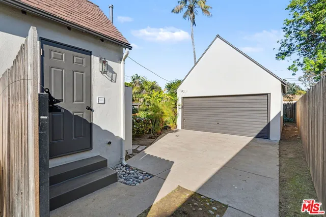 $2,145,000 | 2517 24th Street, Santa Monica, CA 90405