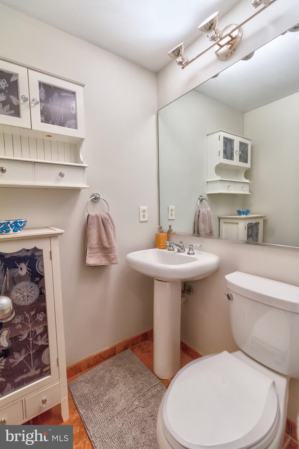 1810 Kalorama Road Northwest, Unit A2 Washington, DC 20009 - Photo 5 of 22 Half bath