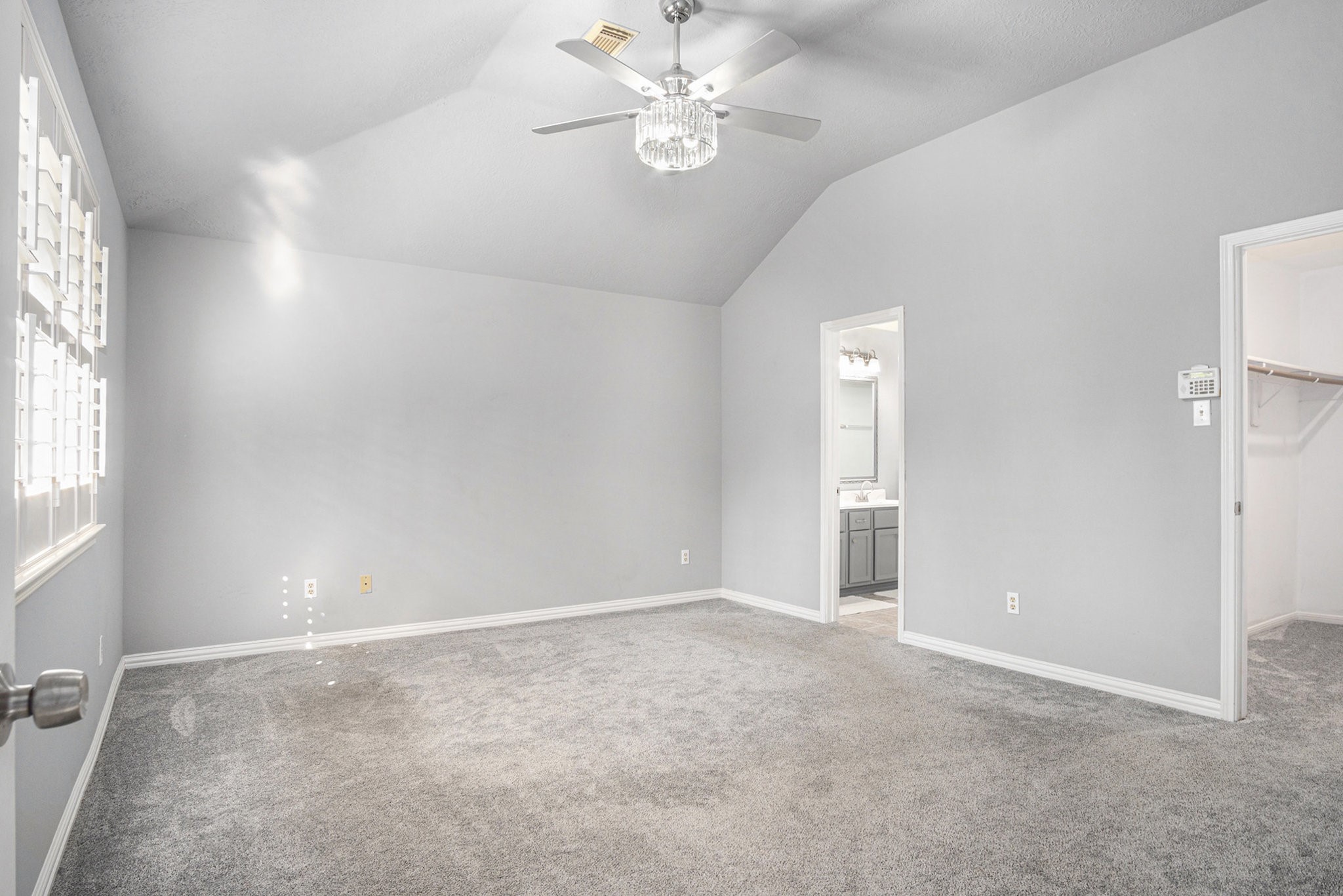 3315 Mourning Dove Drive Spring, TX 77388 - Photo 28 of 44 an empty room with windows and ceiling fan