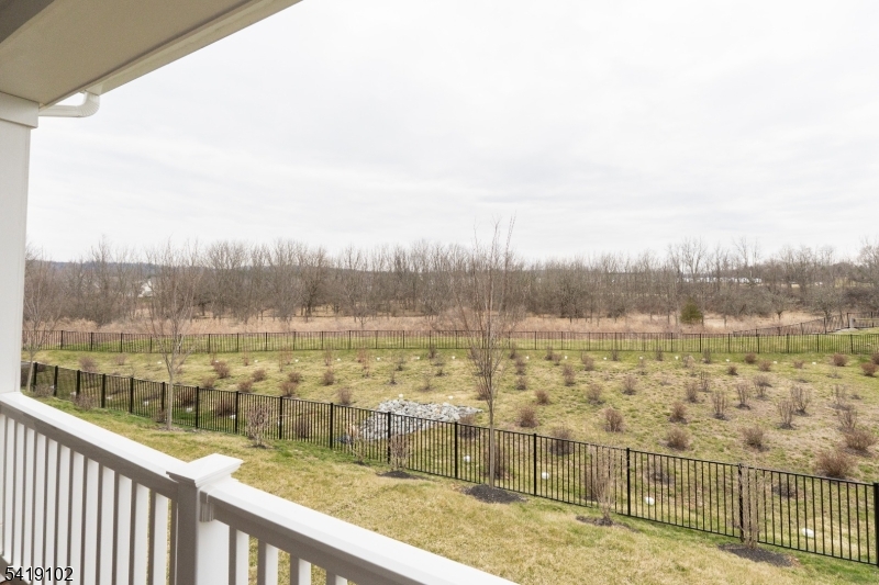 18 Sparrowhawk Street Washington, NJ 07882 - Photo 4 of 31