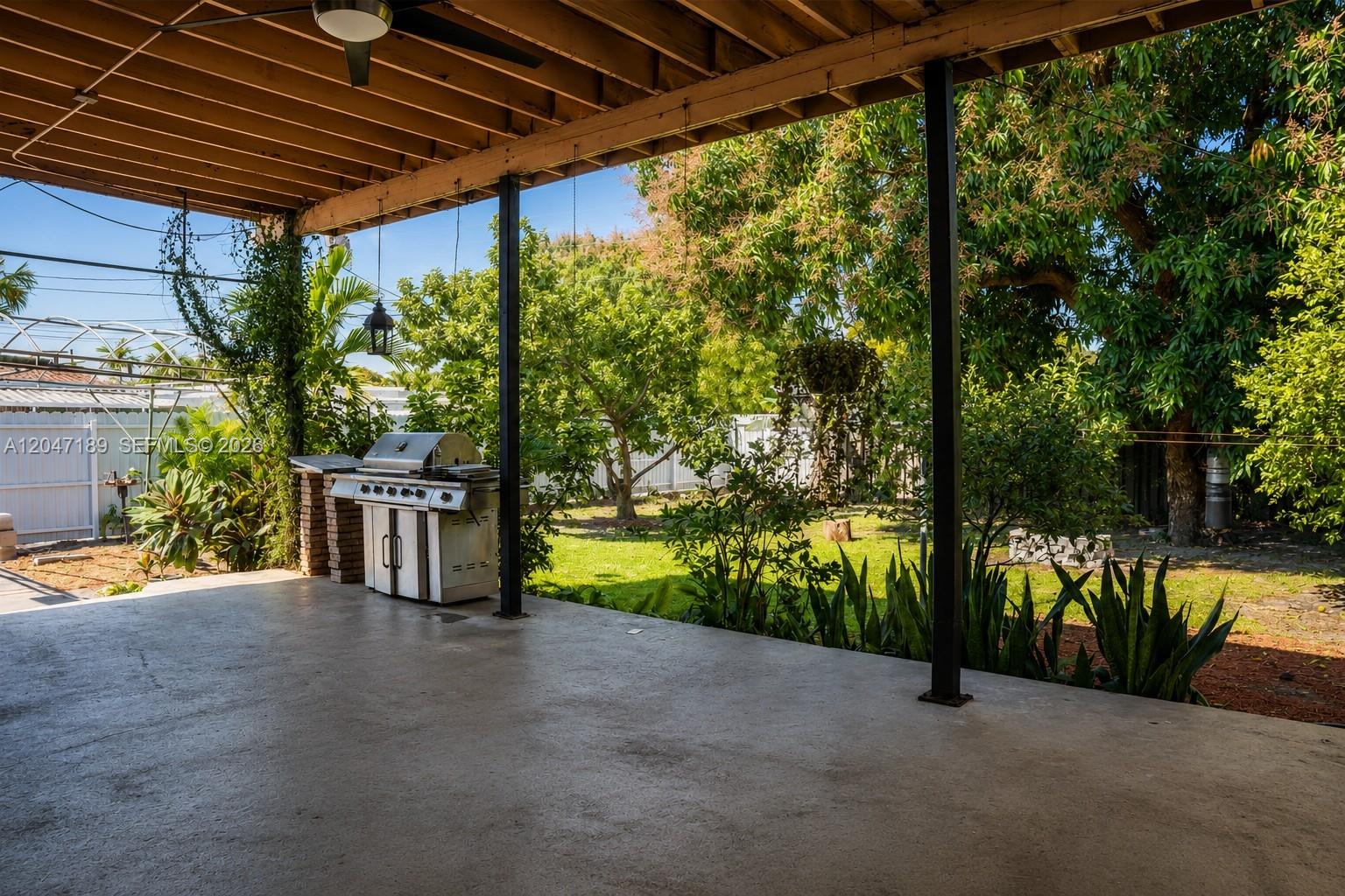 861 West 32nd Street Hialeah, FL 33012 - Photo 5 of 5
