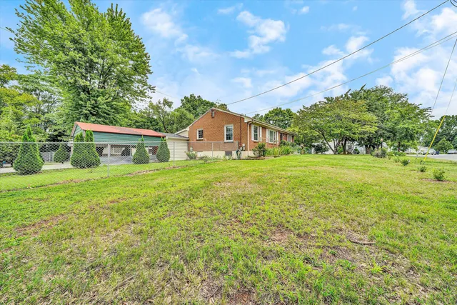 $367,000 | 5001 Hildebrand Road Northwest, Roanoke, VA 24012