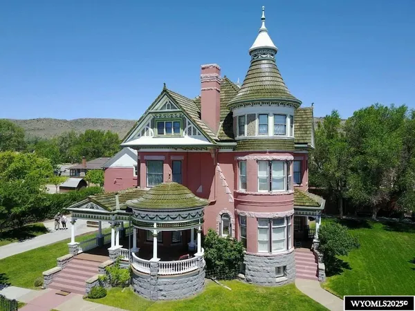 $750,000 | 607 West Maple Street, Rawlins, WY 82301