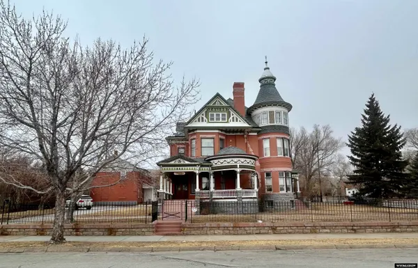 $750,000 | 607 West Maple Street, Rawlins, WY 82301