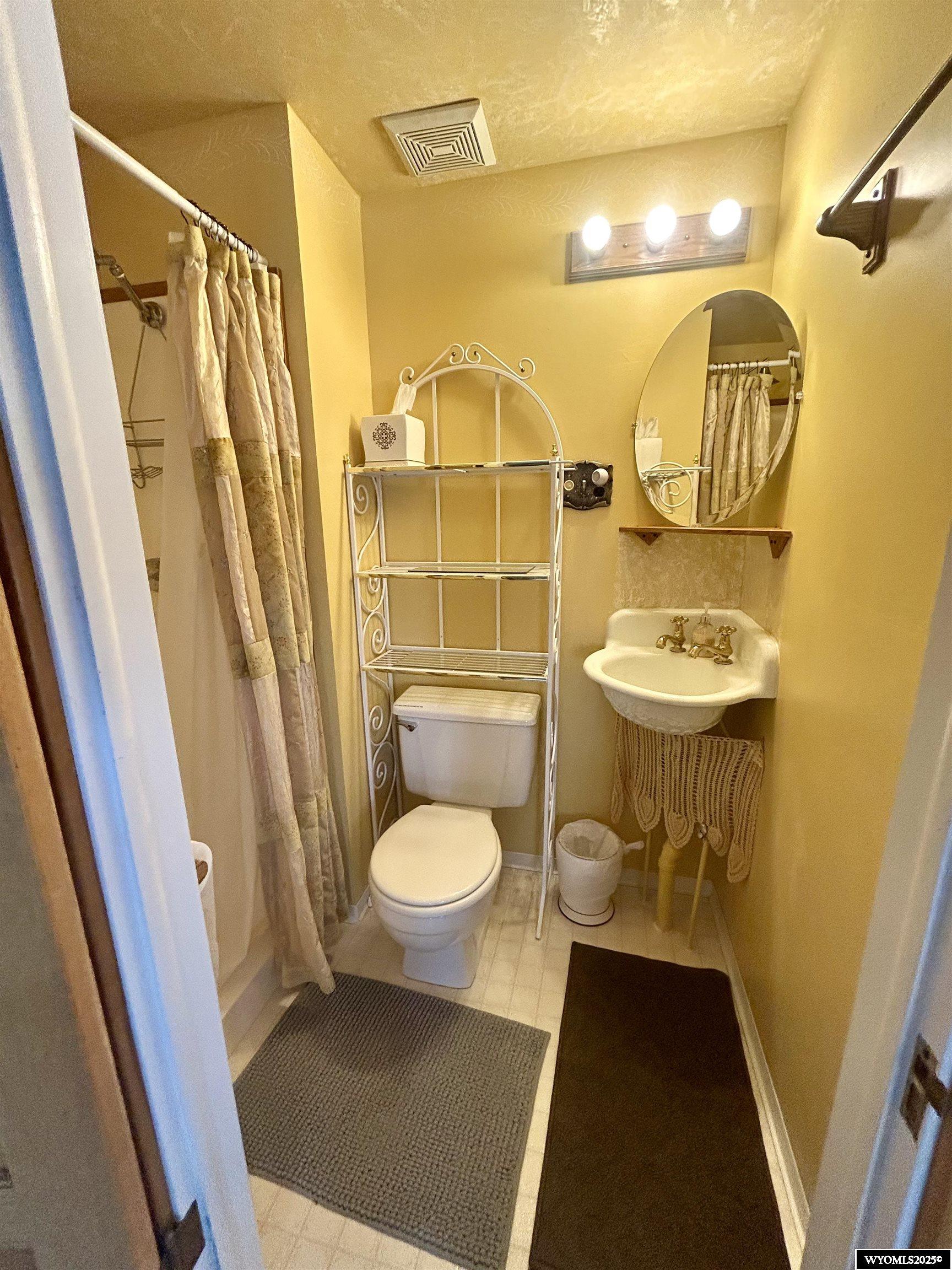 607 West Maple Street Rawlins, WY 82301 - Photo 28 of 47