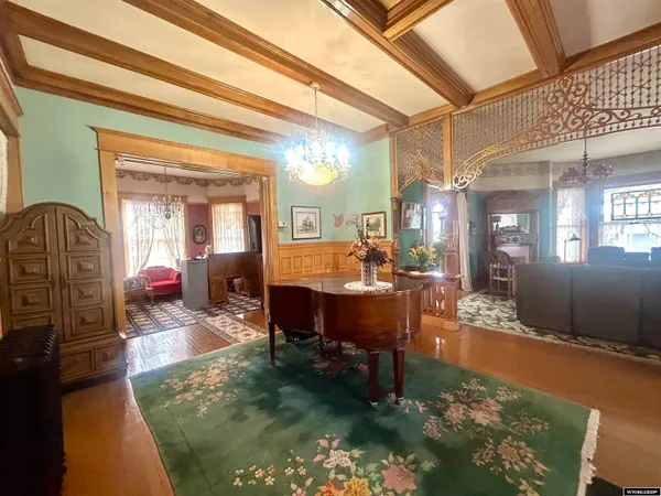 $750,000 | 607 West Maple Street, Rawlins, WY 82301