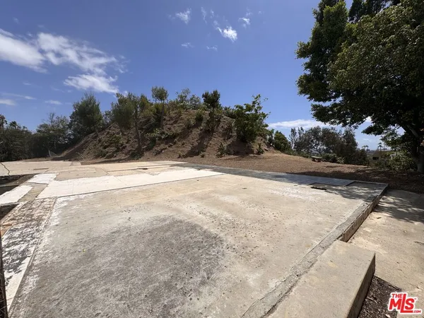 $3,750,000 | 1309 Laurel Way, Beverly Hills, CA 90210
