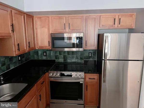 $2,700 | 1001 North Randolph Street, Unit 905, Arlington, VA 22201