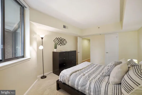 $2,700 | 1001 North Randolph Street, Unit 905, Arlington, VA 22201